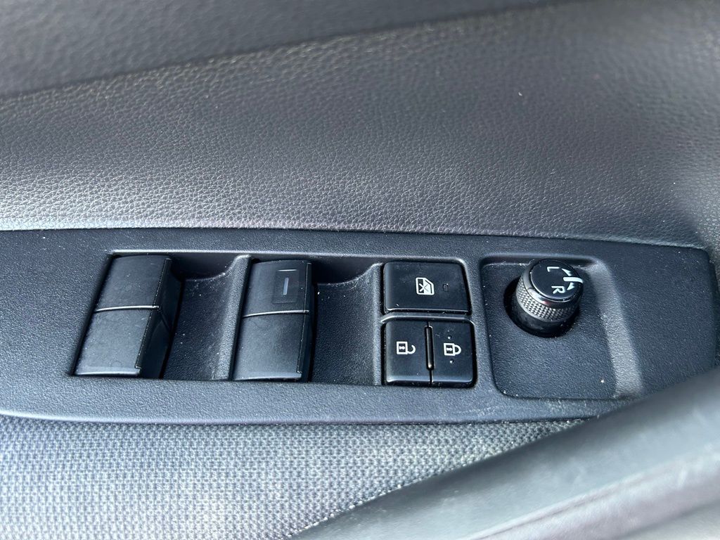 Thumbnail: 2021 Toyota Corolla - 16