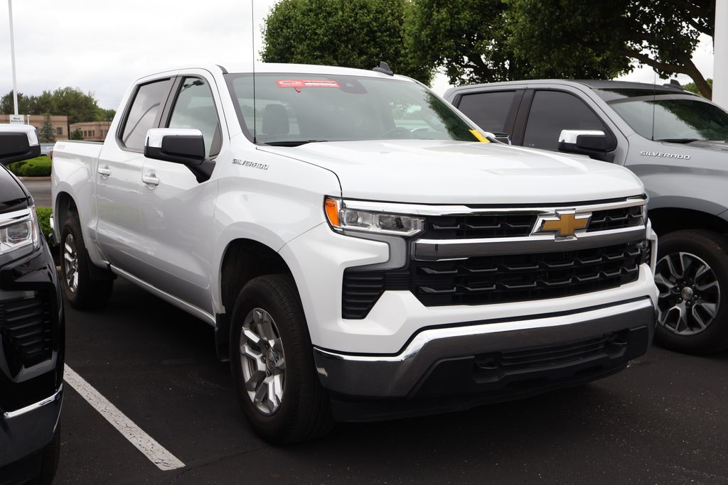 2023 Chevrolet Silverado 1500 LT 3