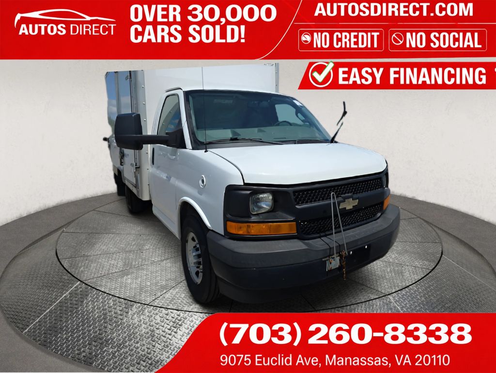 Summit White 2017 Chevrolet Express Chassis Van Rear-Wheel Drive 6-Speed Automatic Overdrive