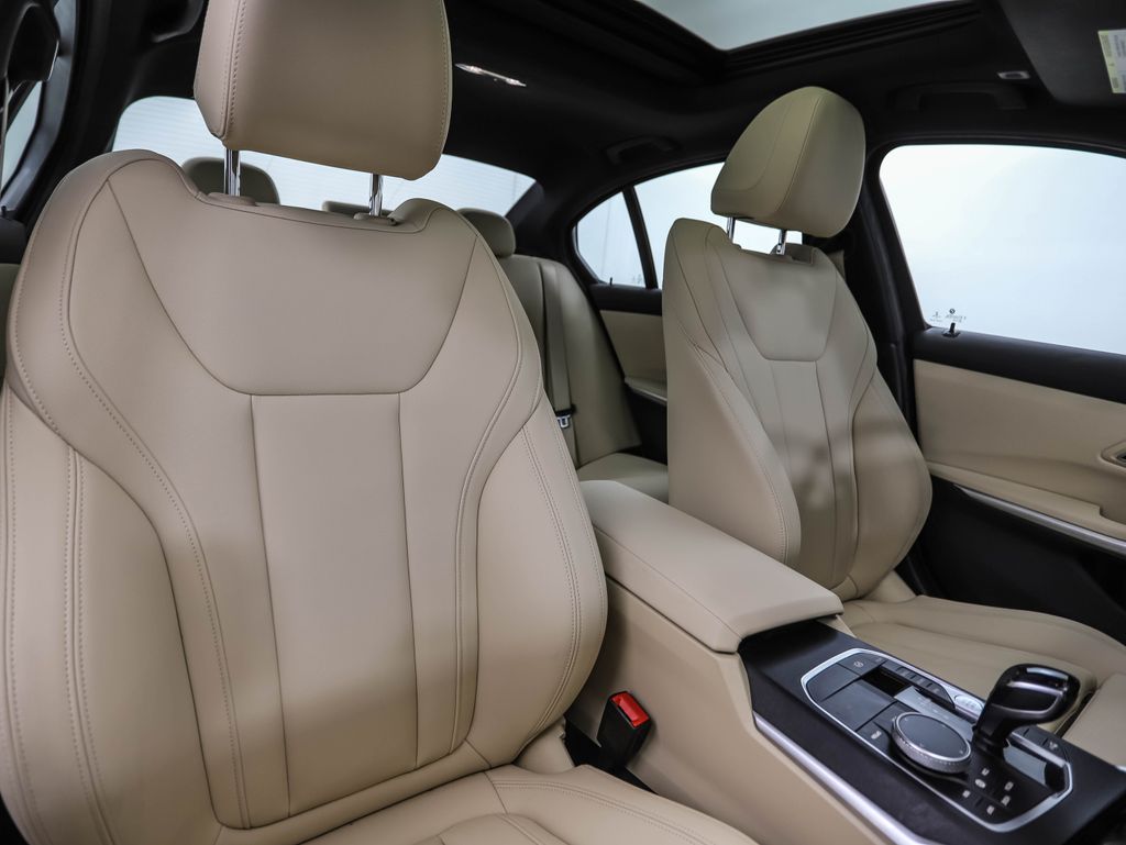 Thumbnail: 2021 BMW 3 Series - 32