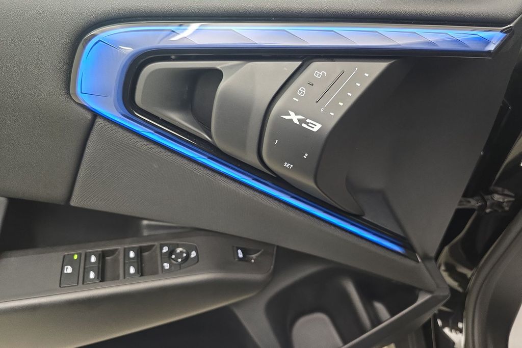 2025 BMW X3 30 - Photo 14