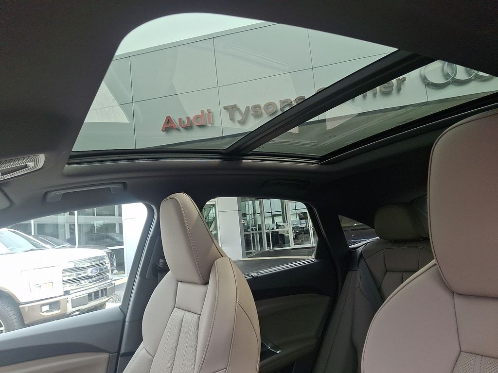 Thumbnail: 2026 Audi Q5 - 11