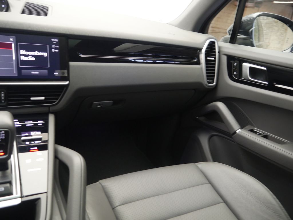 Thumbnail: 2023 Porsche Cayenne - 31