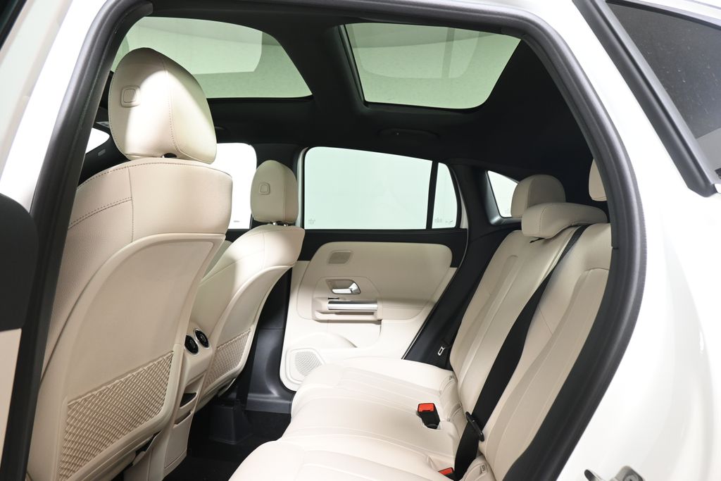 Thumbnail: 2026 Mercedes-Benz GLA - 27