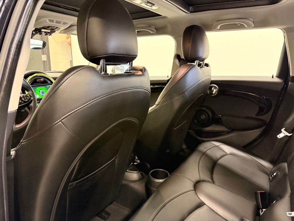 Thumbnail: 2019 MINI Cooper - 18