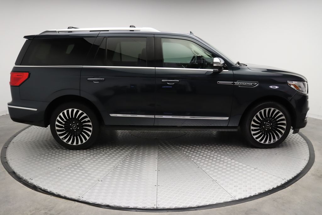 Thumbnail: 2021 Lincoln Navigator - 7