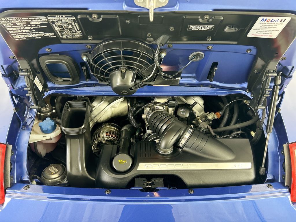 Thumbnail: 2006 Porsche 911 - 23