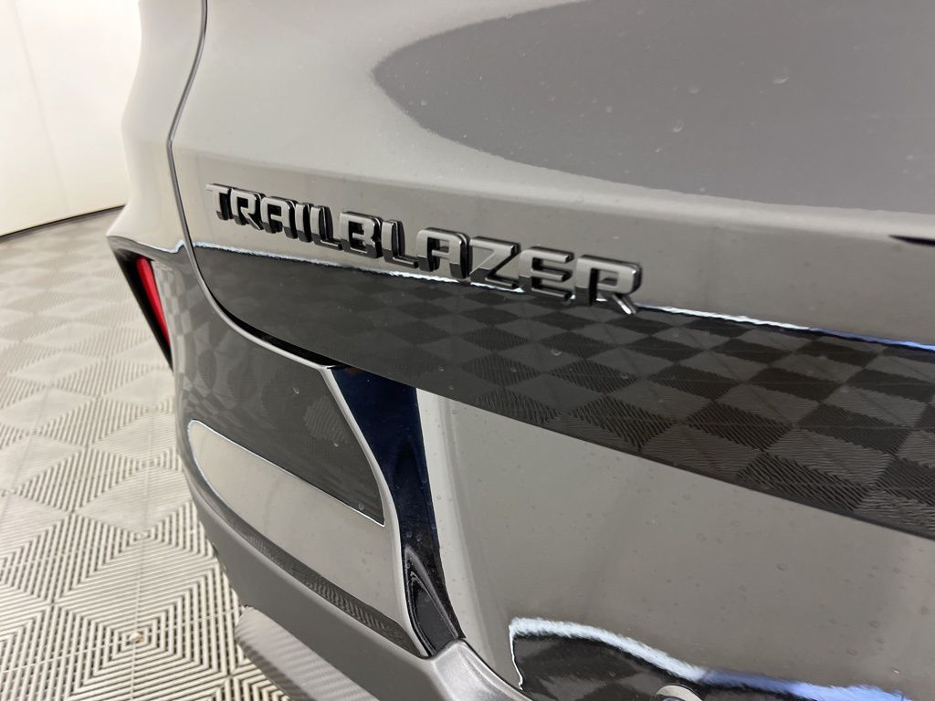 Thumbnail: 2026 Chevrolet TrailBlazer - 18