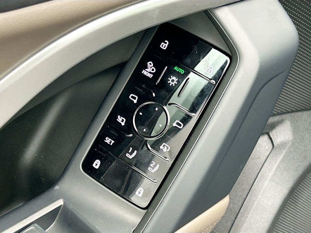 Thumbnail: 2025 Audi Q5 - 22