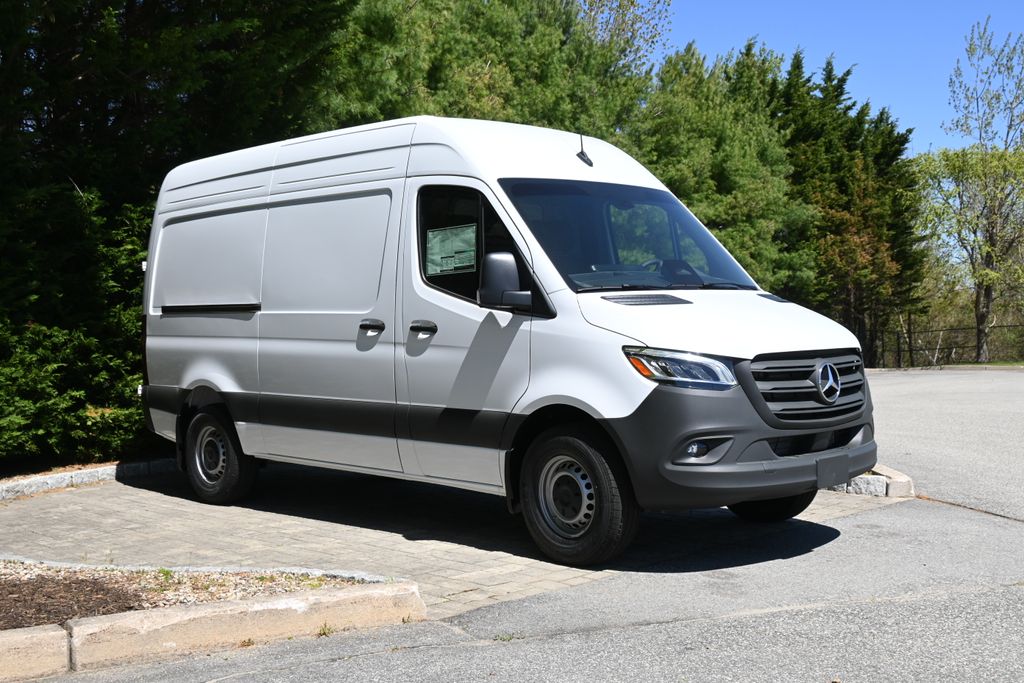 2025 Mercedes-Benz Sprinter 2500 9