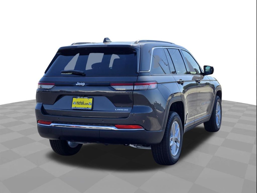 2026 Jeep Grand Cherokee Laredo - 2