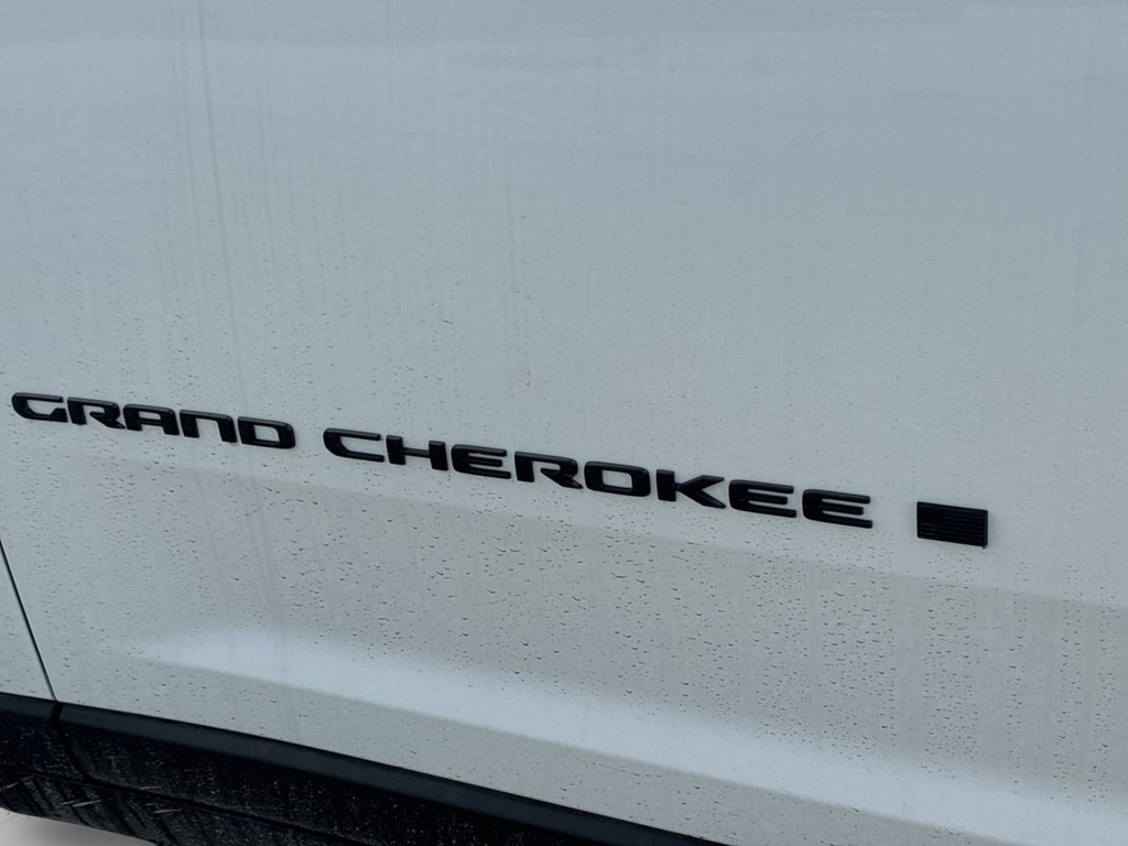 New 2025 White Jeep Limited image 47