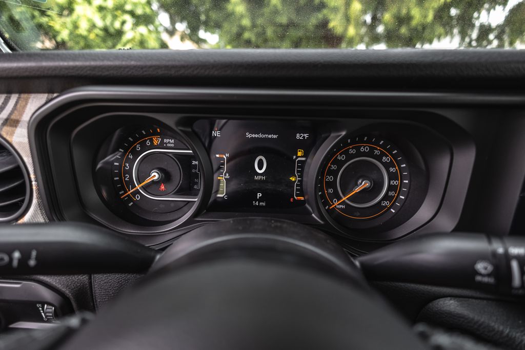 2026 Jeep Gladiator 85th Anniversary Edition thumbnail 18