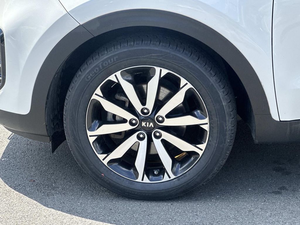 Thumbnail: 2019 Kia Sportage - 9
