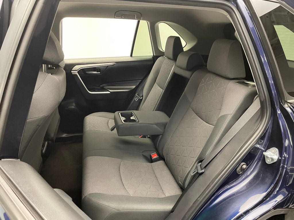 2023 Toyota RAV4 XLE 19