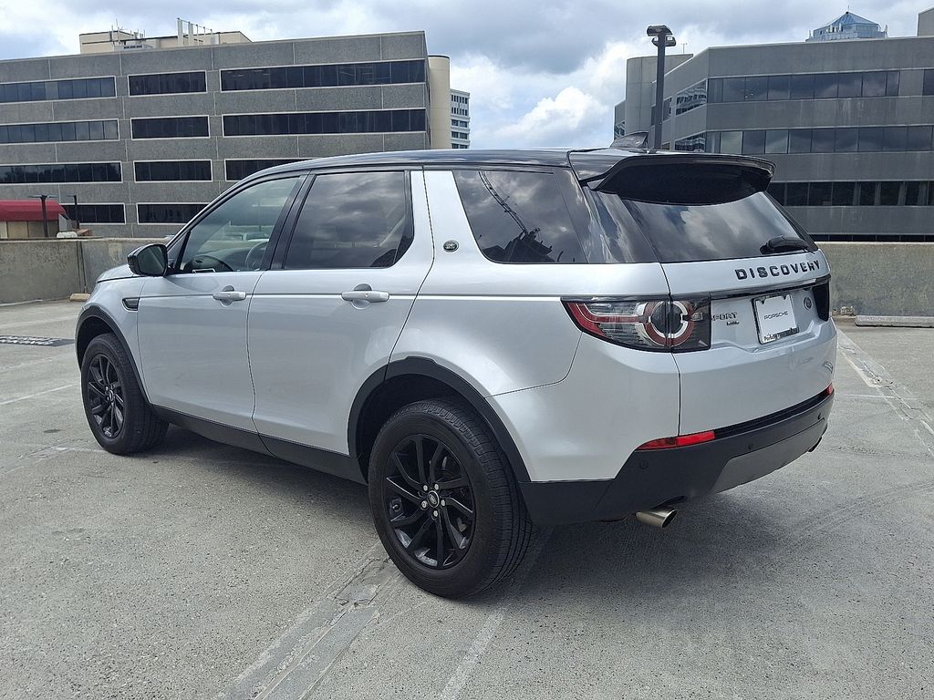 Thumbnail: 2018 Land Rover Discovery Sport - 3
