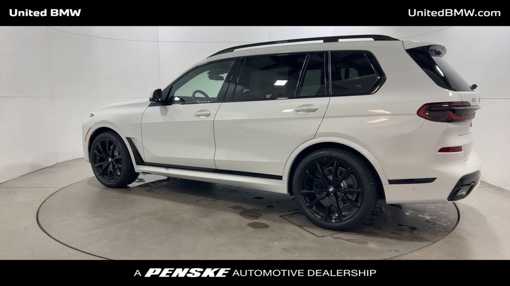 Thumbnail: 2026 BMW X7 - 6