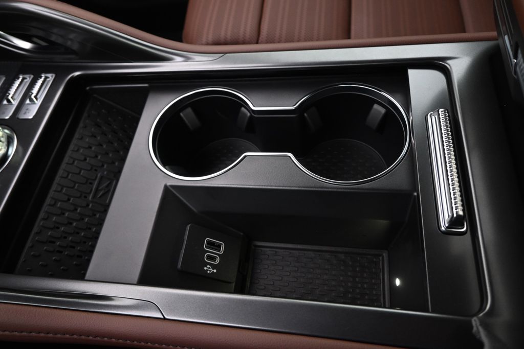 New 2026 White Lincoln Reserve image 27