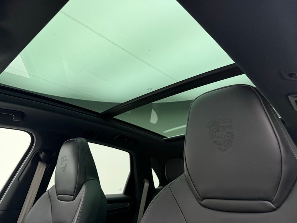 Thumbnail: 2023 Porsche Cayenne - 18