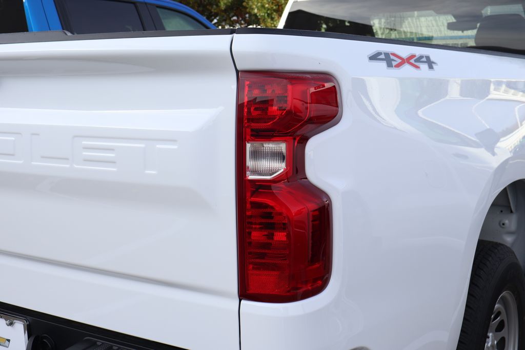 Thumbnail: 2026 Chevrolet Silverado 1500 - 6