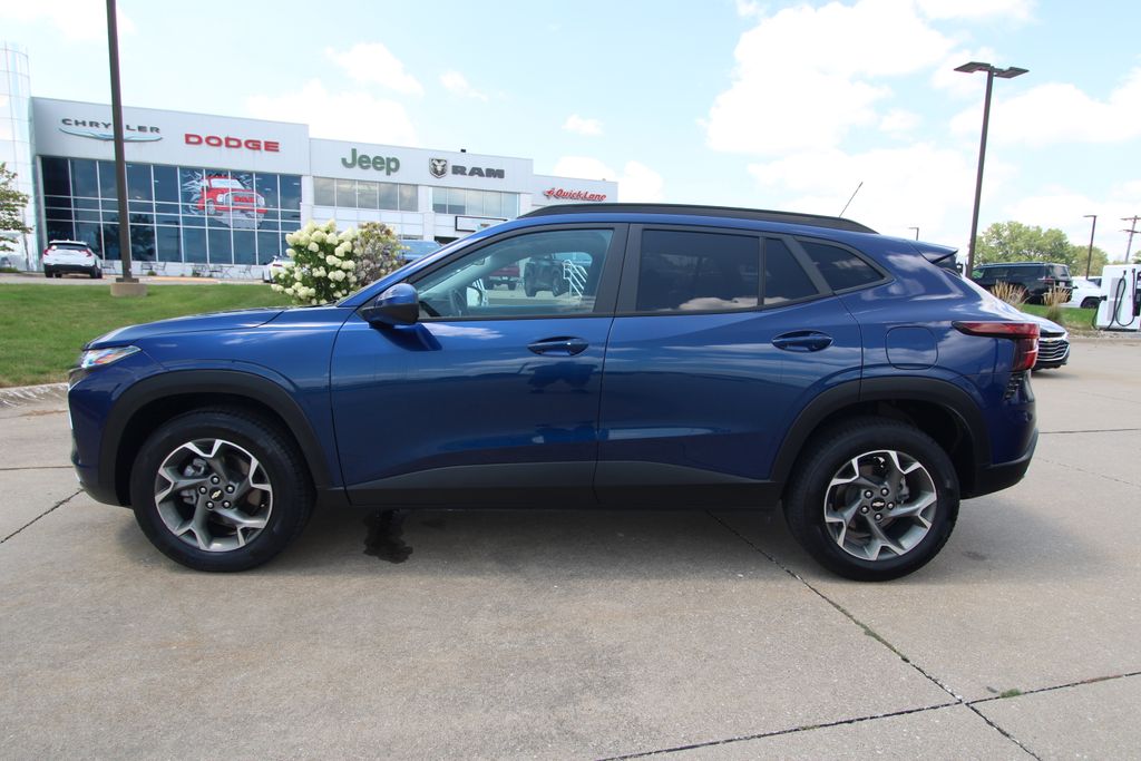 Used 2024 Chevrolet Trax SUV