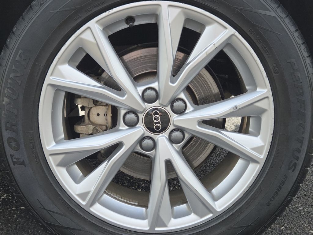 Used 2025  Audi Premium image 13