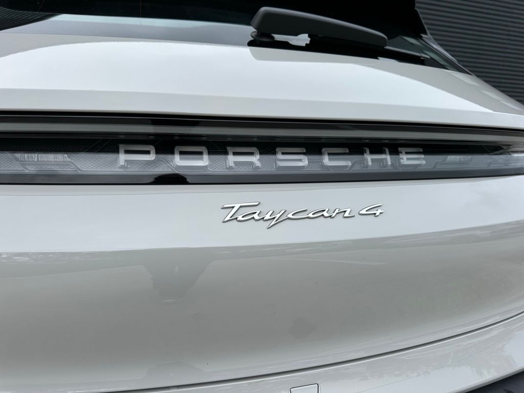 Thumbnail: 2025 Porsche Taycan - 14