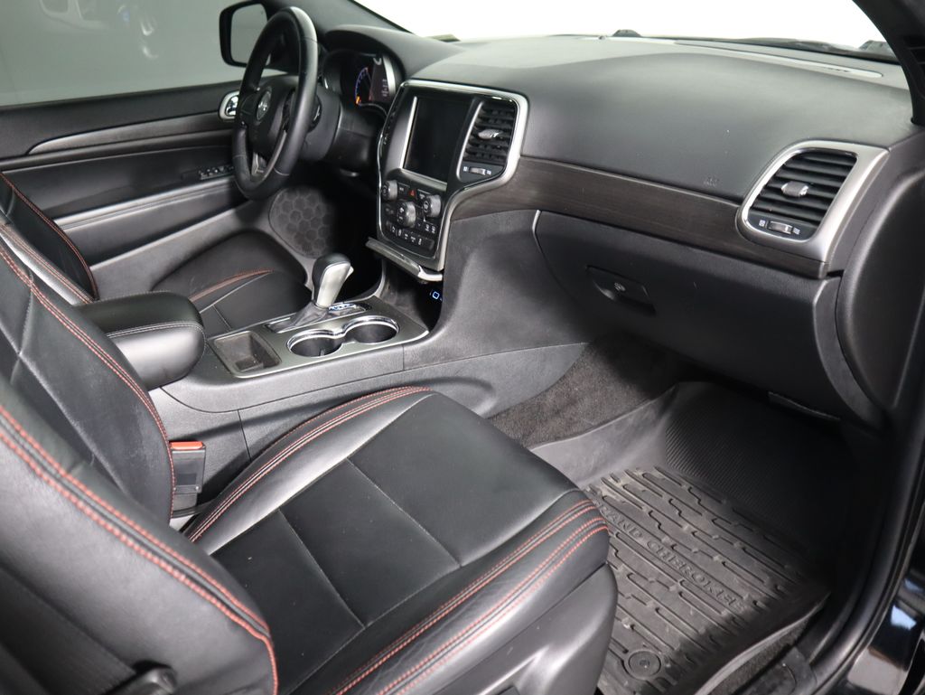 Thumbnail: 2018 Jeep Grand Cherokee - 18