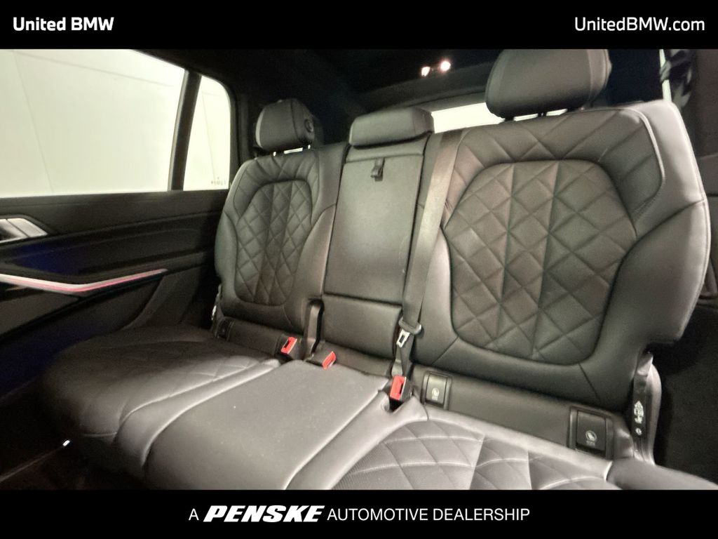 2024 BMW X7 xDrive40i 21