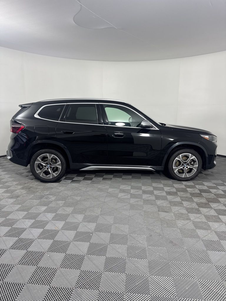 Thumbnail: 2023 BMW X1 - 4