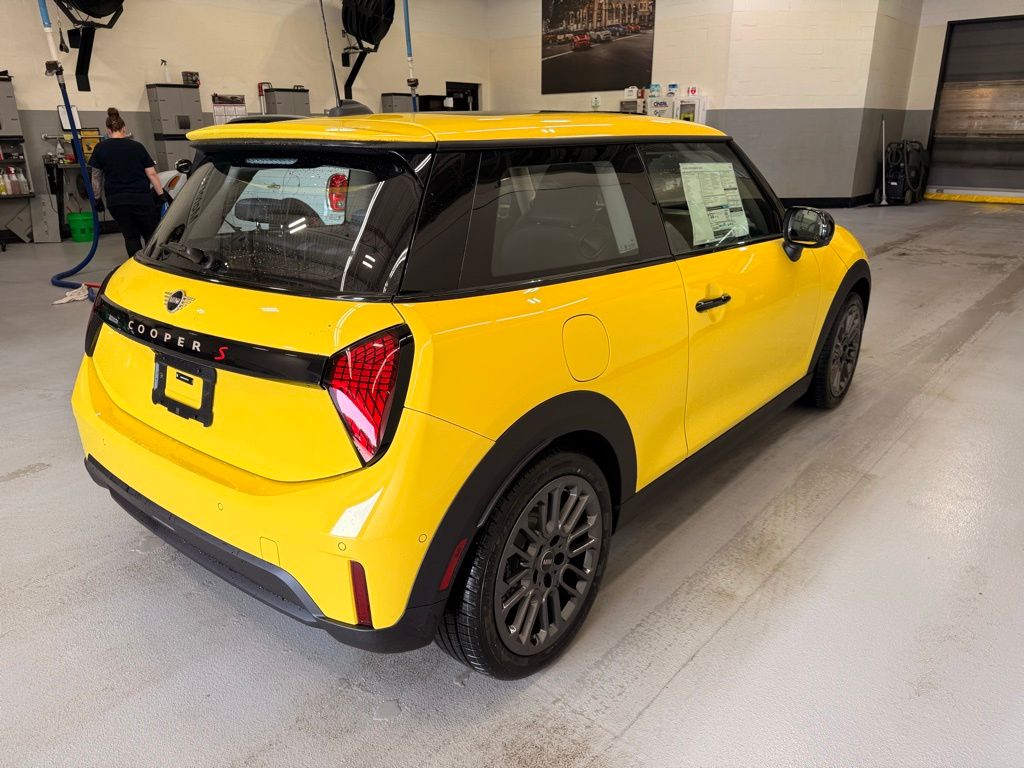 Thumbnail: 2025 MINI Cooper - 6