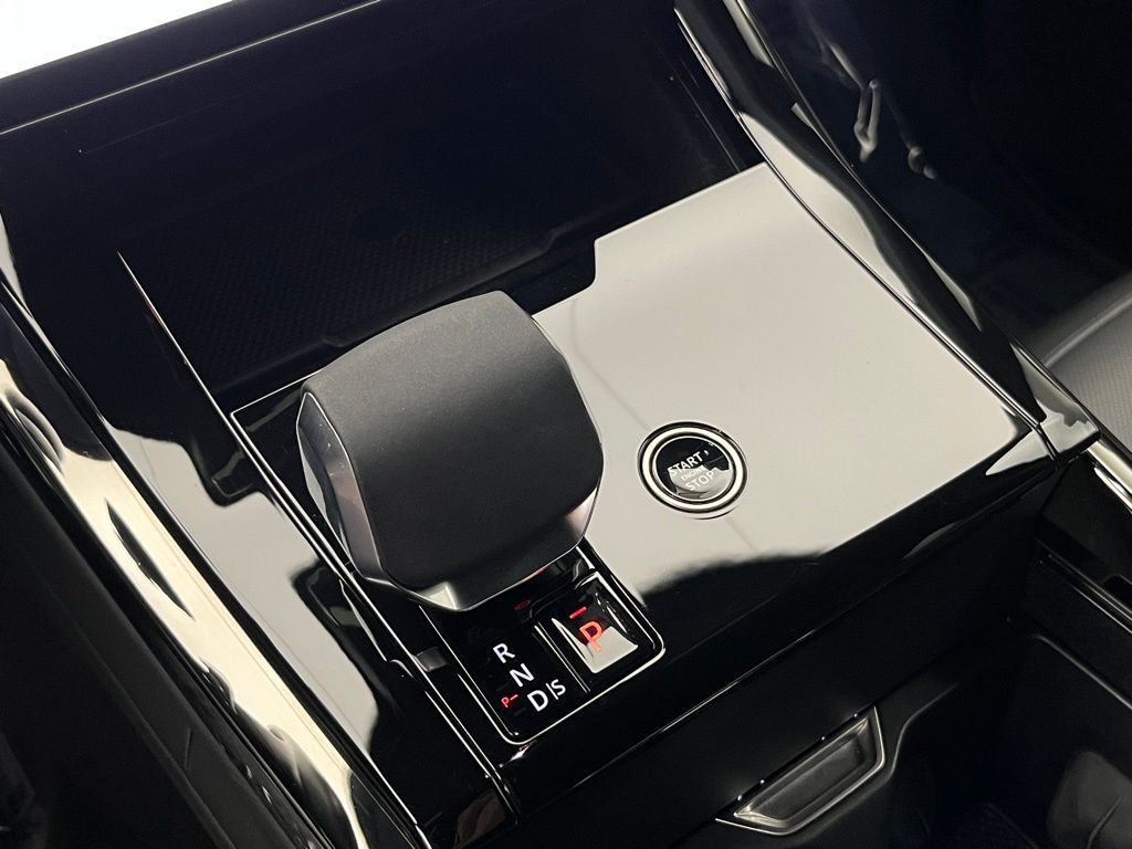 Thumbnail: 2024 Land Rover Range Rover Sport - 12