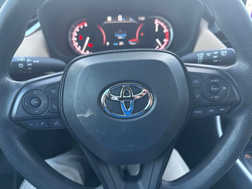Used 2025 White Toyota LE image 4