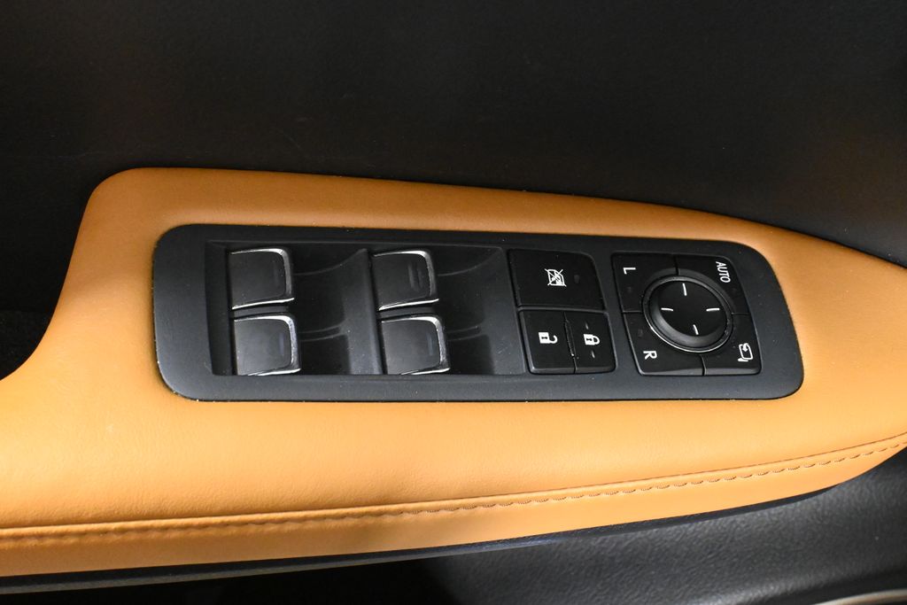 Thumbnail: 2021 Lexus RX - 31