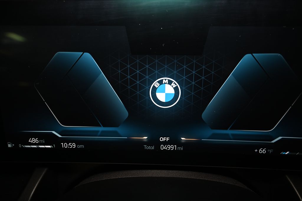 Thumbnail: 2025 BMW 5 Series - 26