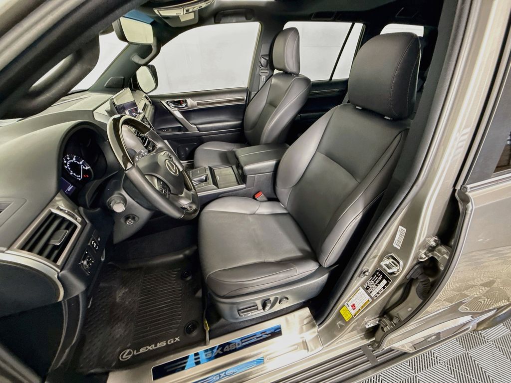 Thumbnail: 2023 Lexus GX - 22