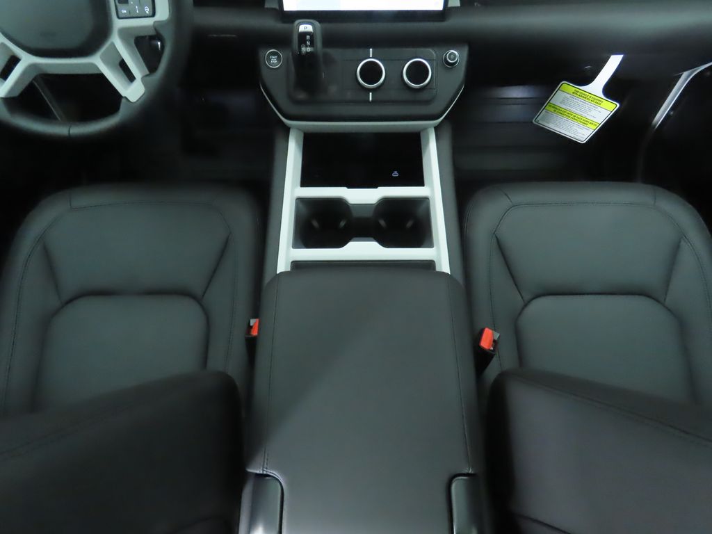 2025 Land Rover Defender 110 18