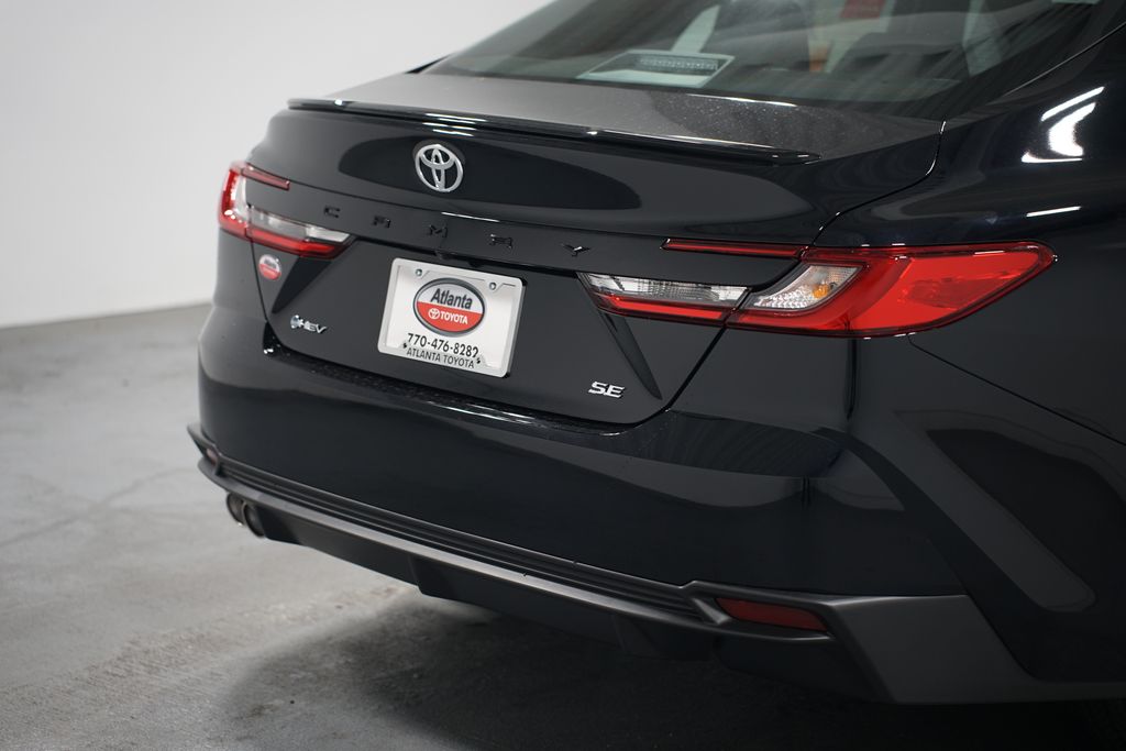 2025 Toyota Camry SE 9
