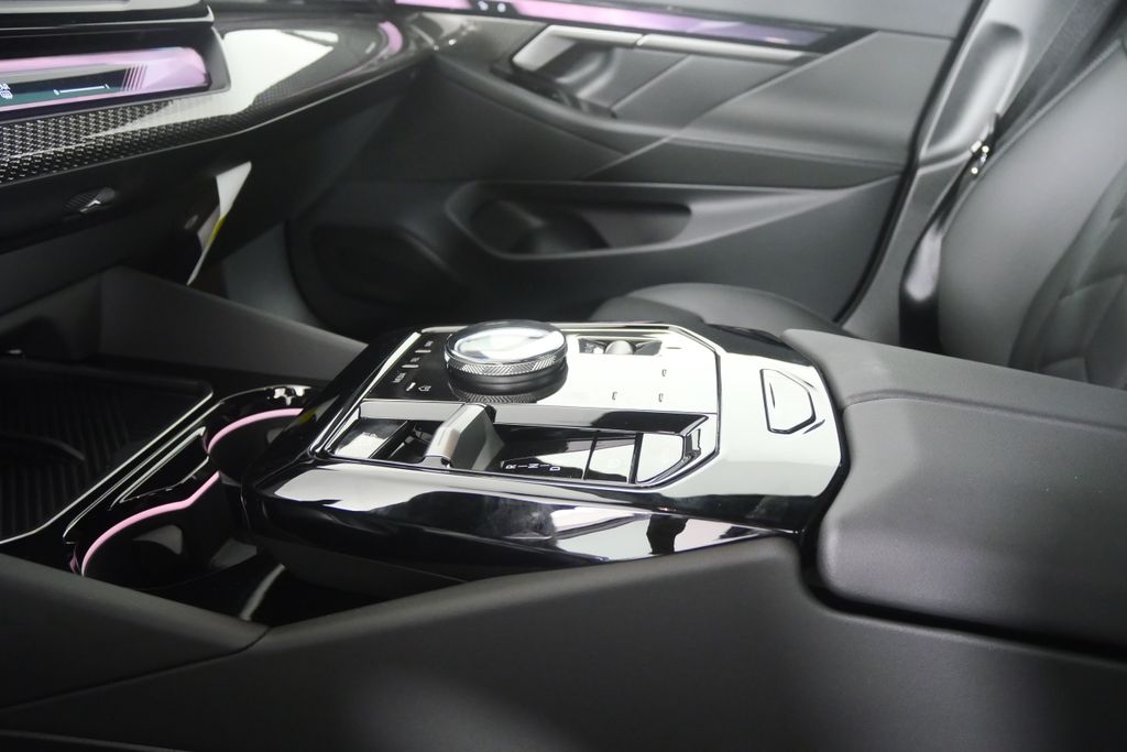 Thumbnail: 2027 BMW i5 - 20
