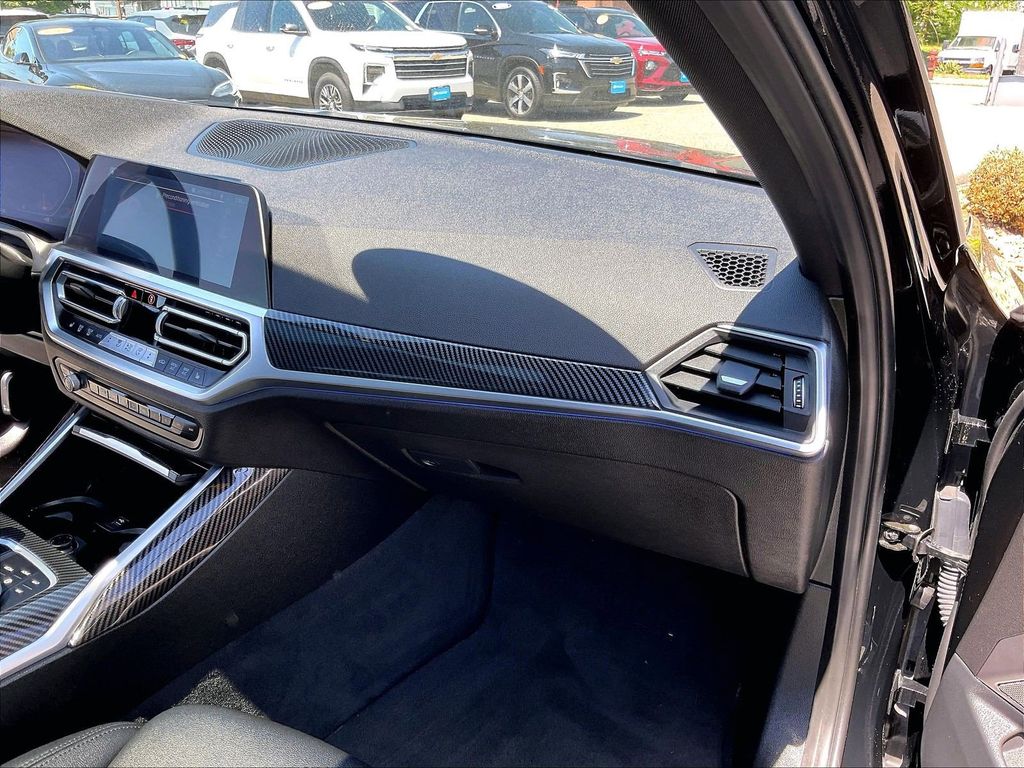 2021 BMW 3 Series — photo 13