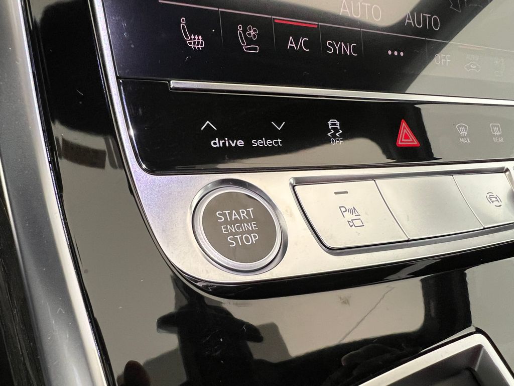 Thumbnail: 2025 Audi Q7 - 21