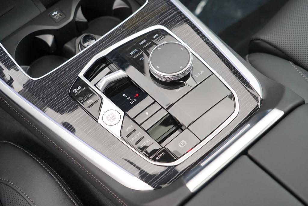 Thumbnail: 2026 BMW X5 - 17