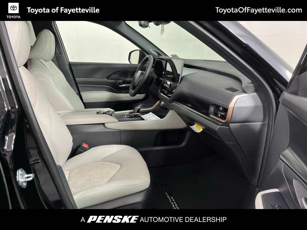 2025 Toyota Grand Highlander Platinum 8