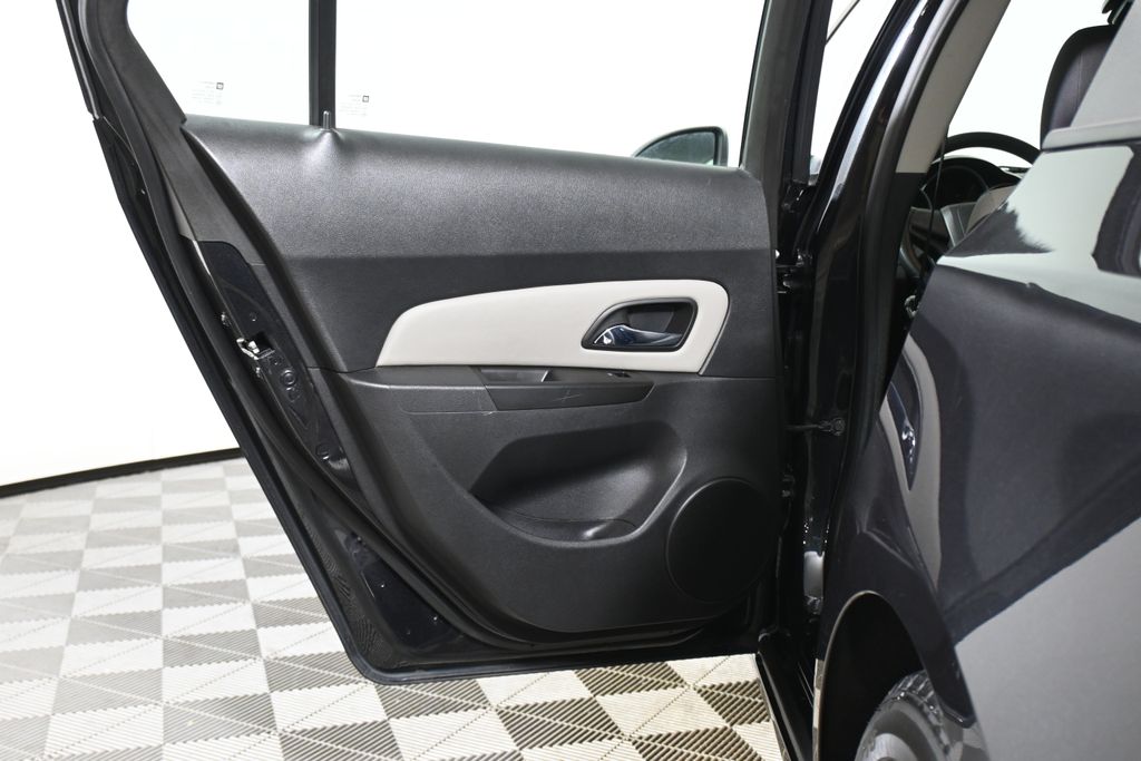 Thumbnail: 2014 Chevrolet Cruze - 27