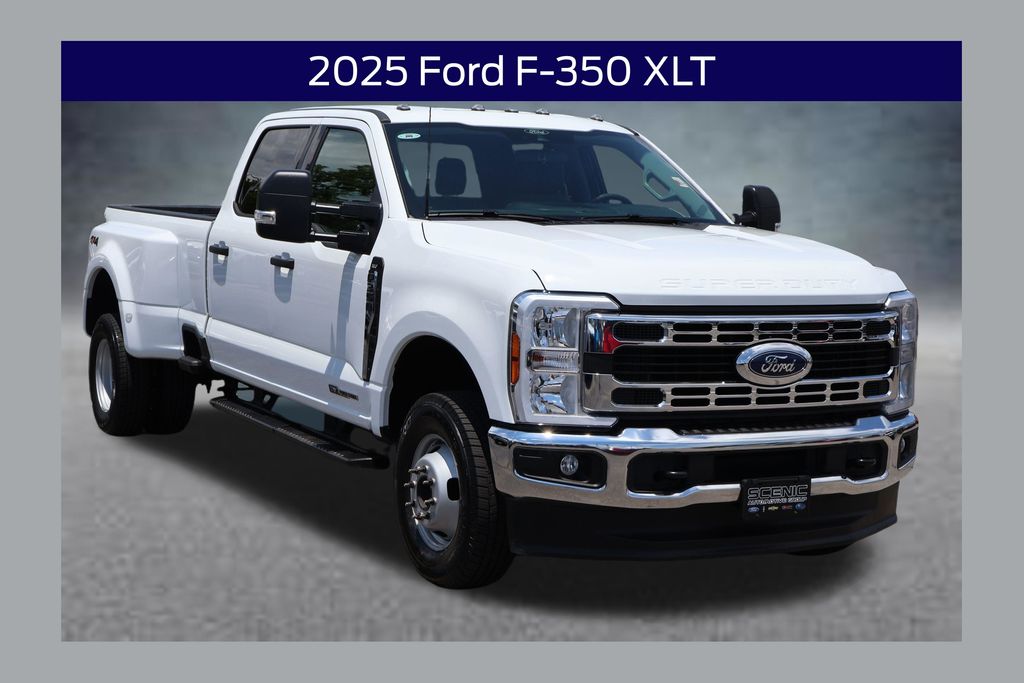 Oxford White 2025 Ford F-350 Super Duty Pickup Truck Four-Wheel Drive Automatic