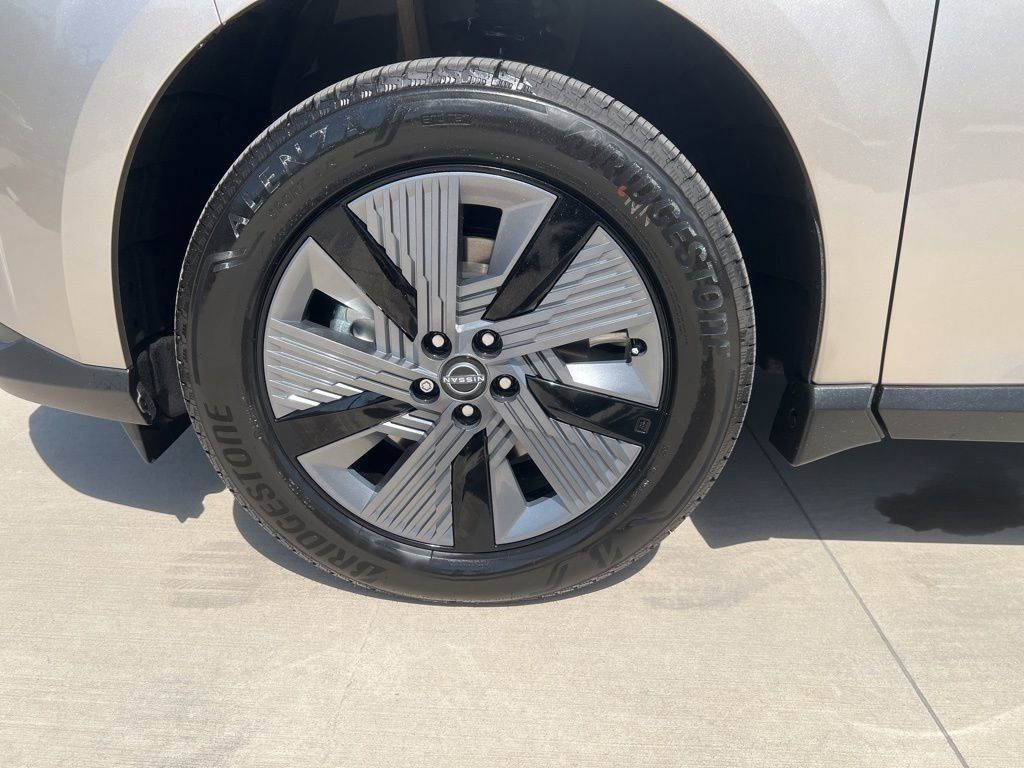 2025 Champagne Silver Metallic Nissan Murano SL AWD SUV