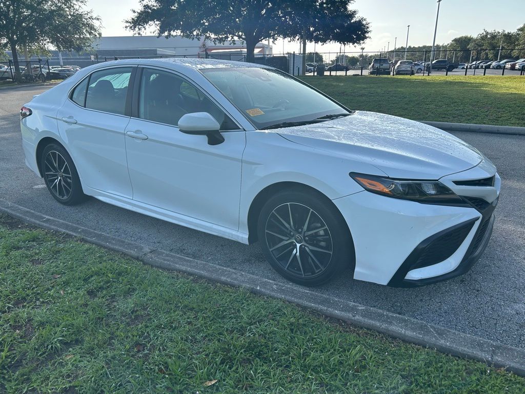 2021 Toyota Camry SE 7
