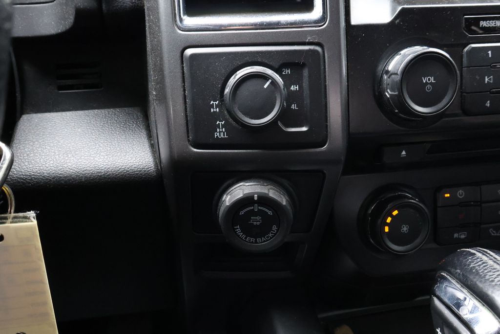 2016 Ford F-150 XLT 25