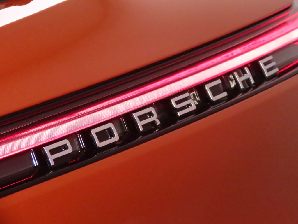 Thumbnail: 2025 Porsche Macan - 12