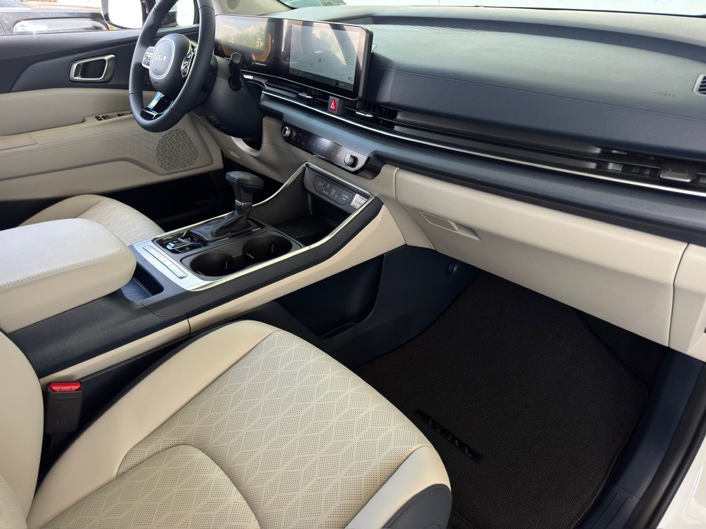 2026 Kia Carnival EX White at Community Kia